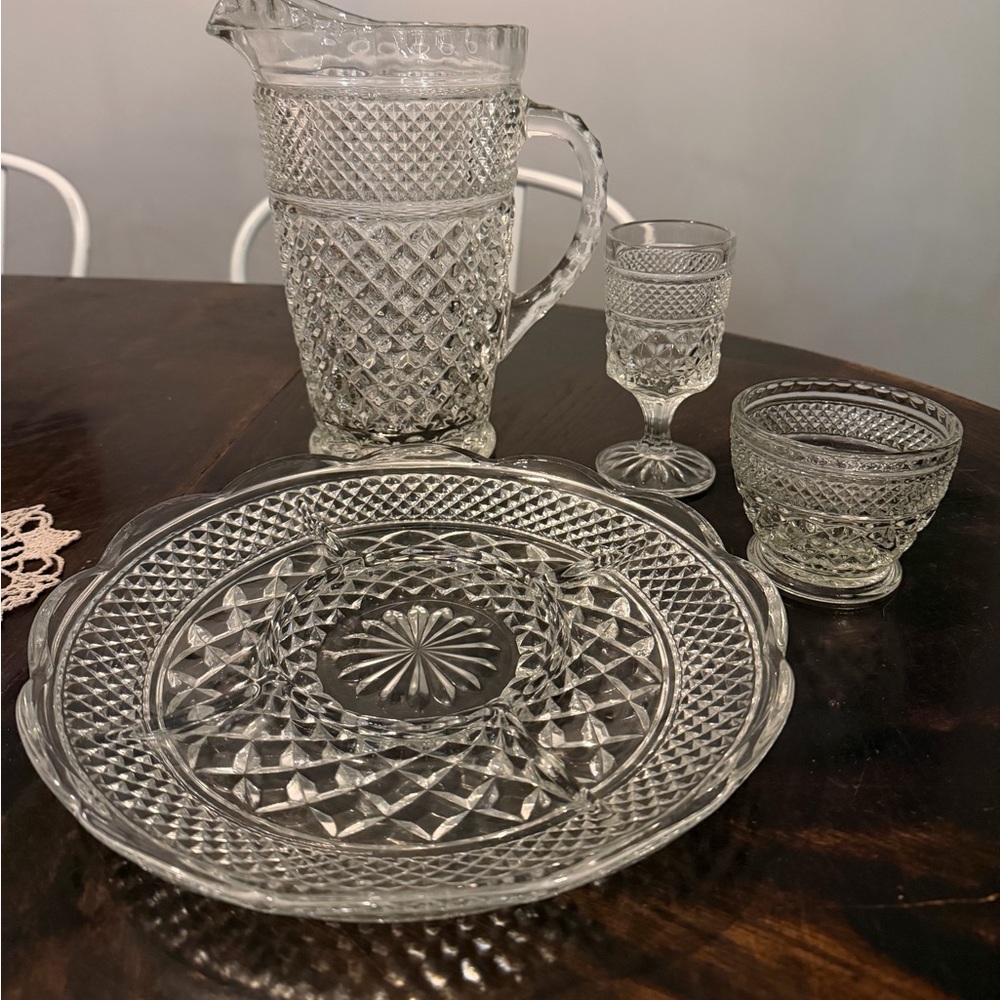 Elegant Clear Glass Dining Set